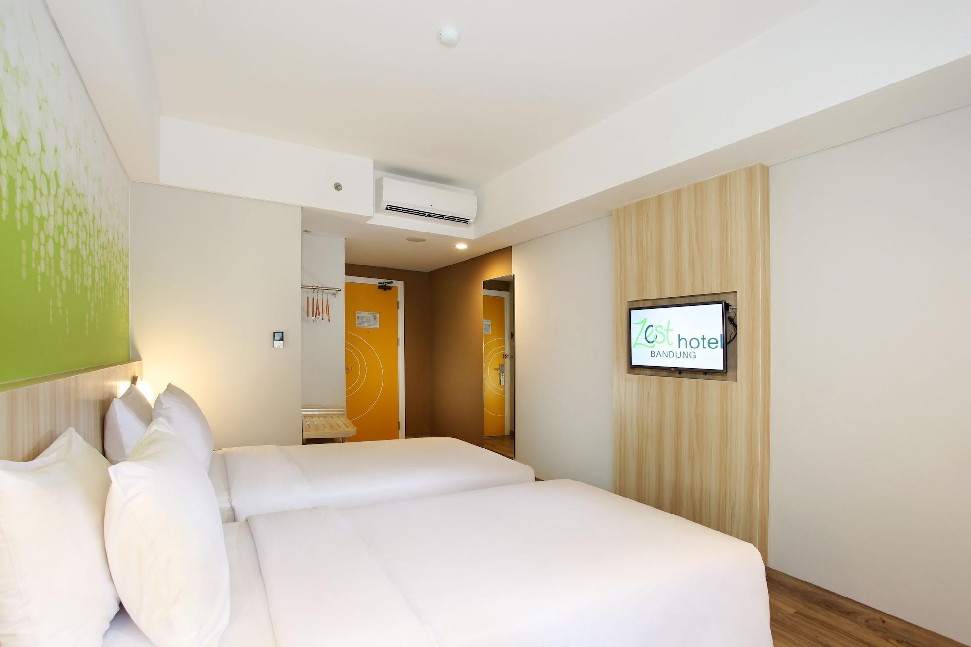 Zest Sukajadi Bandung By Swiss-Belhotel International Екстер'єр фото
