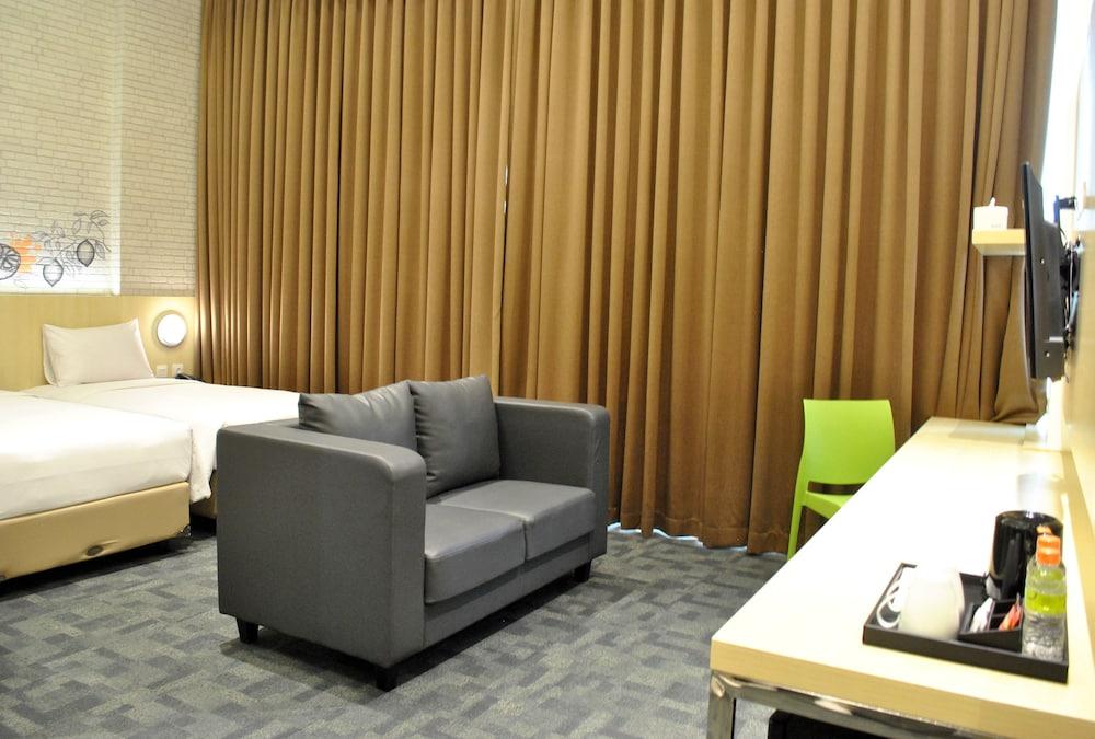 Zest Sukajadi Bandung By Swiss-Belhotel International Екстер'єр фото